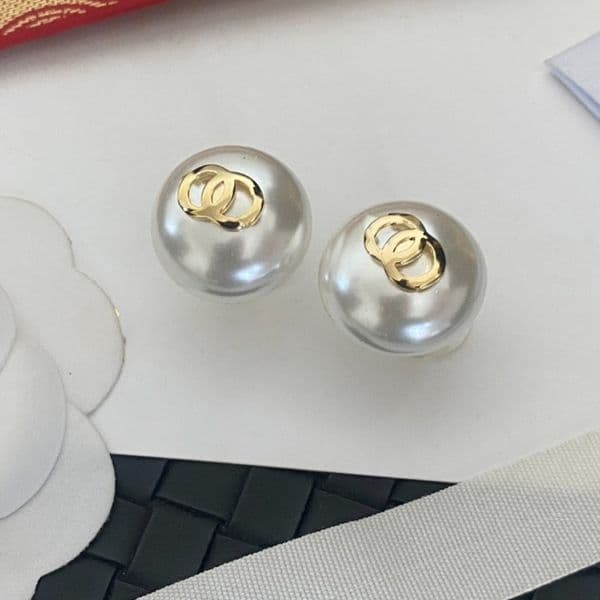 Luxury Designer Earring Gold Tone Pearl Stud Earrings With Interlocking Design Stylish Gift For Her Fashion Jewelry for woman High Quality A 32