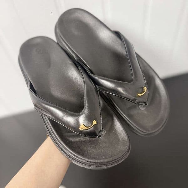 Couche Flip Flops Women Sandals Designer Shoes Coacs Summer Beach Slides Fashion Casual Flat Thong Sandals Open Toe Comfort Commuter Luxury Shoes Eur36-42