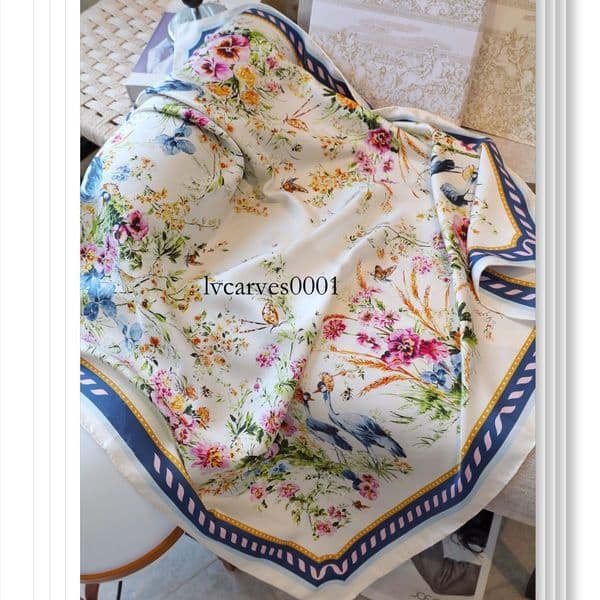 90*90cm designer silk scarf, 18mm silk twill square scarf, four-leaf clover high-end women's pattern scarf, double-sided printed large shawl