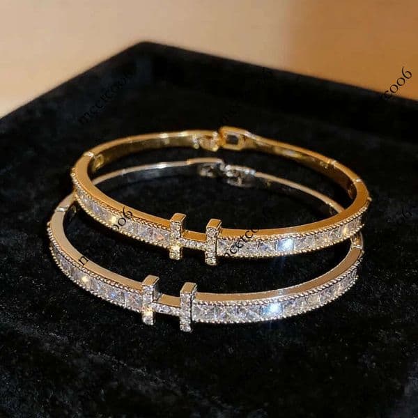 Jewelry Gemstone Letter Buckle Bracelet High end Temperament Bracelets Light Luxury Simple Style Versatile Decoration Suitable for Girls As A Gift
