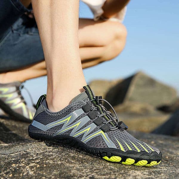 New model of wading for outdoor use, non-slip, quick-drying, five-finger swimming shoes, sports and casual shoes