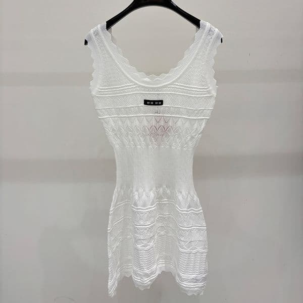 Hollow Slim Fit Knit Dress for Women Designer Sleeveless Scoop Neck Mini Dresses Luxury Summer Vacation Street Style Knitwear