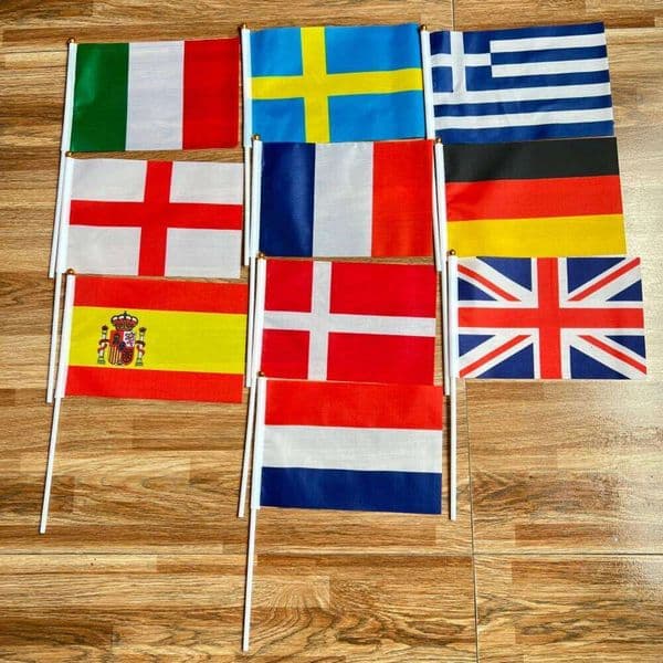 10pcsEuropean10 CountriesFlag 14*21cm spain France EuropeanNational Hand Waving Small World European Countries Decor Flag W260612