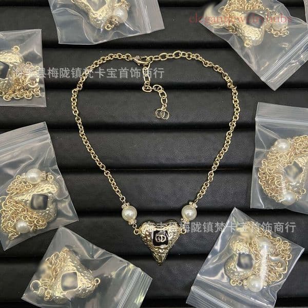 Designer Jewelry cc necklace Double C Letter Necklace Women Sweater Chain Small Clavicle Chain Pearls channels necklace