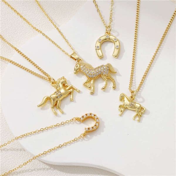 Silver Necklace Series Saddle Inlaid with Galloping Horse Clavicle Chain 18k Gold Moissaniteium Wholesale
