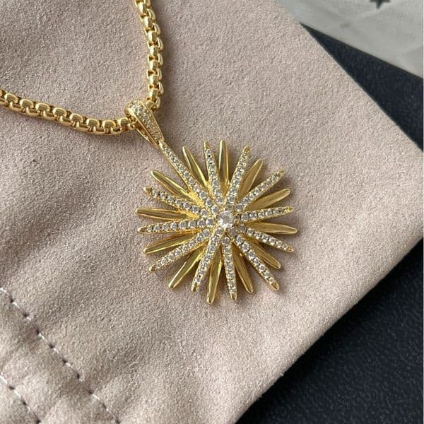 EarringsNecklaceDesignerLuxurySunflowerJewelryNecklaceAll-diamond High-endCollarChain As AGift forYourGirlfriend.