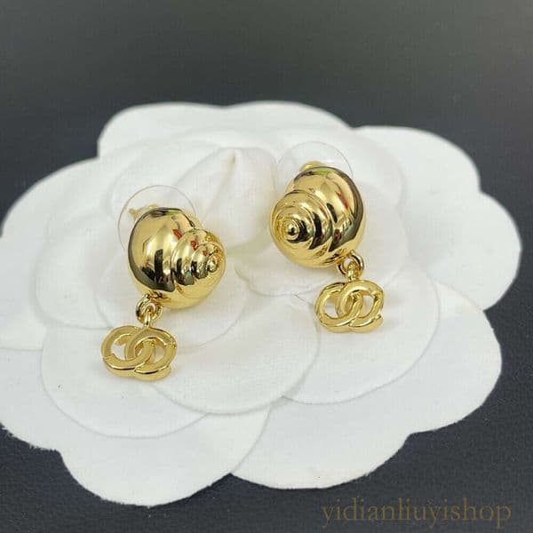 Designer Jewelry channels earrings Snail Shell Earrings Simple Round Convex Textured Offering Unique Versatile Style cc earrings