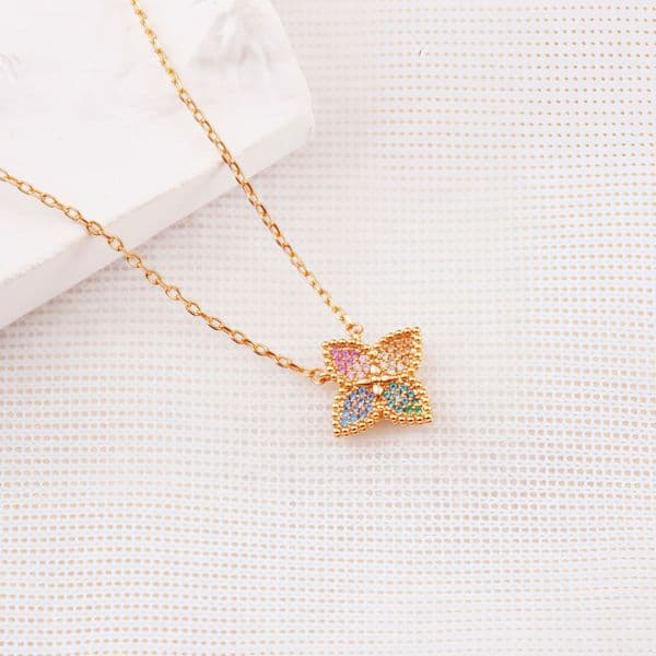 Fashionable Luxury Women's Jewelry Designer Necklace Hanging Trendy Clover High-end Gold-plated Diamond Light Luxury Non Fading Daily Versatile Accessories