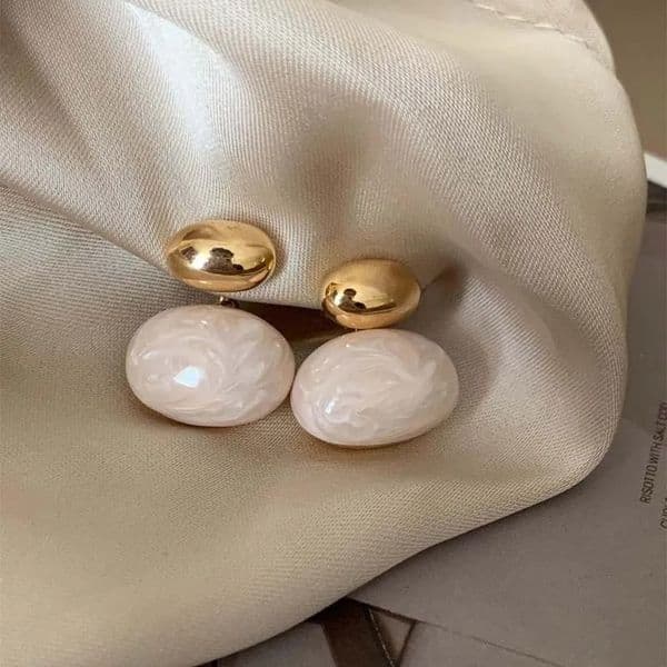 Vintage Metal Bean Spliced Flat Pearl Drop Earrings for Women Elegant Gold Color Drop Glazed Oval Earrings Jewelry Gifts260611