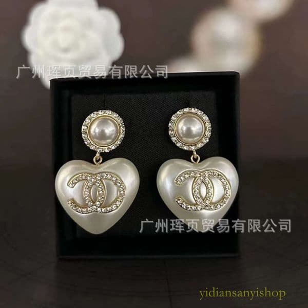 Designer earrings channels Double C Peach Heart Girls Pink White Pearl Earrings cc earrings