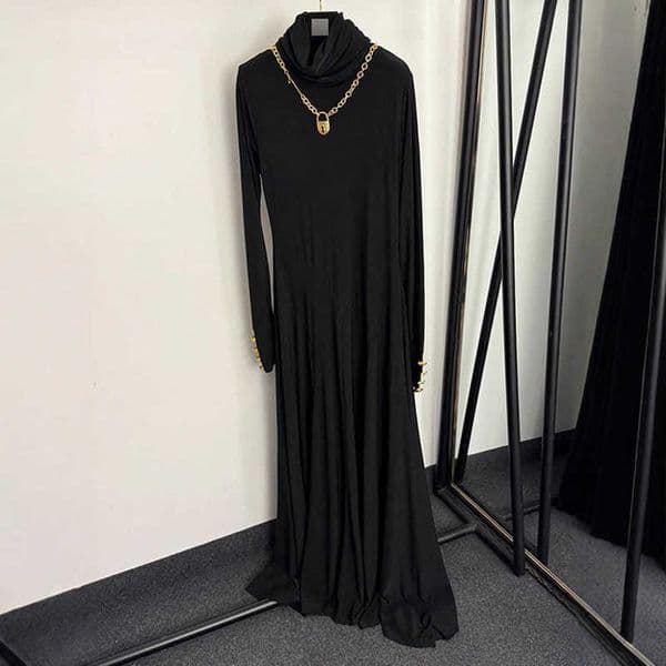 designer dresses for women New fashion slimming waist-cinching versatile high-neck long-sleeve dress with thumb holes, paired with gold lock necklace