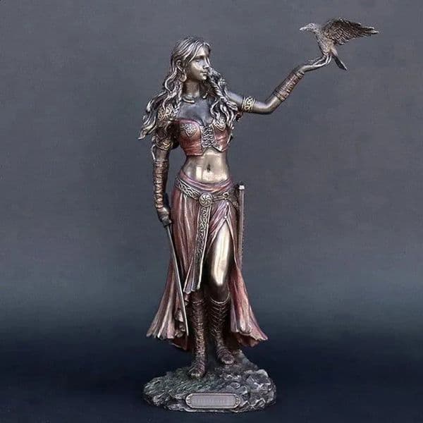Luxury Designer Decor High Quality Resin Statues Morrigan The Celtic Goddess Of Battle With Crow Sword Bronze room Finish Statue For Home De 42