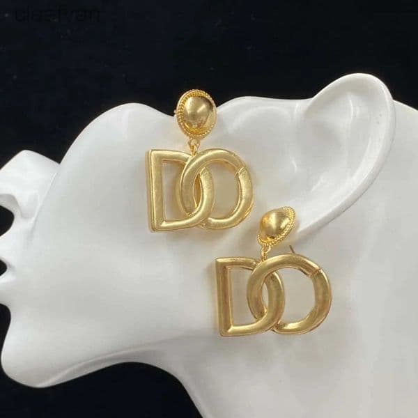 New Fashion Classic Gold Letter Pendant Earrings for Womens Brand Designer Simple Jewelry 234CM Optional High Quality Box