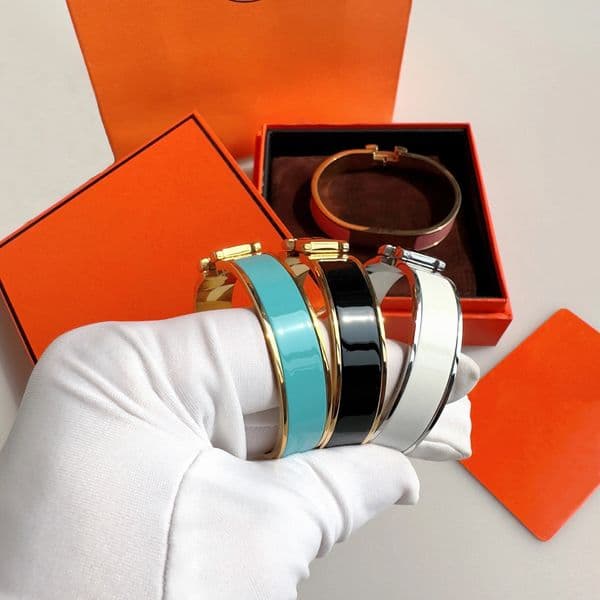 Designer Bracelet Classic Letter Bracelet Mens and Womens Couples Bracelets 18k Gold Rose Gold Silver Tri-Colour Bangle 12MM Wide Size 17/19 Luxury Jewellery