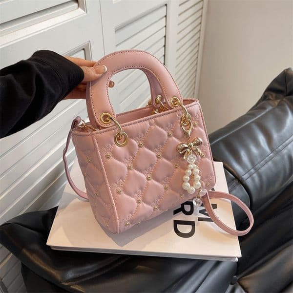 Free shipping Designer bag 2026 Elegant Multifunctional Handbag by Material Type Stylish Ladies Toiletry Pouch Reliable Gentle black