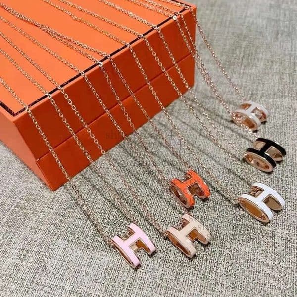 h necklace Luxury inspired Collarbone Chain Pendant Necklace Designer Necklace Genuine Gold Plated Zirconia Letter Pendant Premium hness necklace 11f
