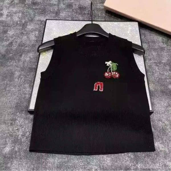 Muimuiclothing Miu Top Women Designer T Shirt Luxury Miu Wet Tank Top T Shirt Summer Vest Sleeveless Ladies Casual Embroidery Knitted Vest Sport Slim Fit Yoga Tops 810