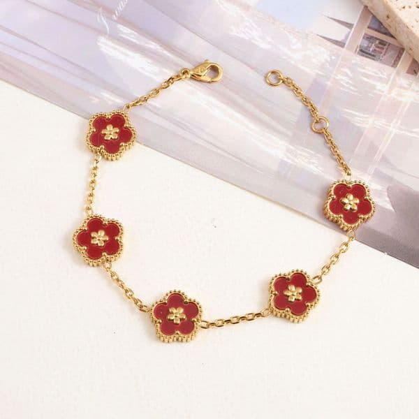 Women's Titanium Steel Five Flower Lucky Clover Bracelet, Light Luxury High-End Tarnish Free Jewelry Gift