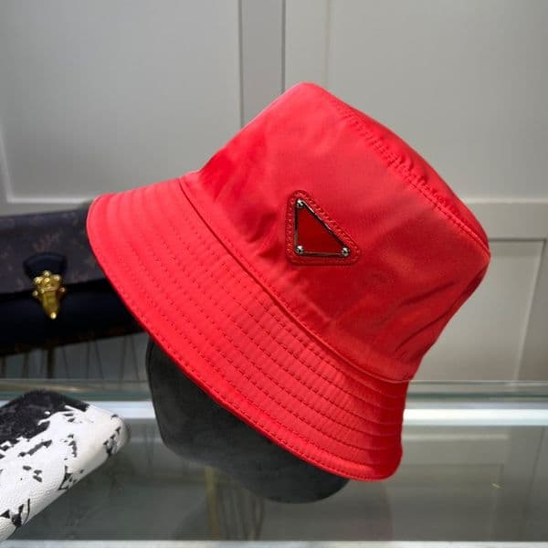 2023 Classics Designer Bucket Hat For Women Frayed Cap Casquette Bob Sunshade for outdoor travel hats Wide Brim Hats