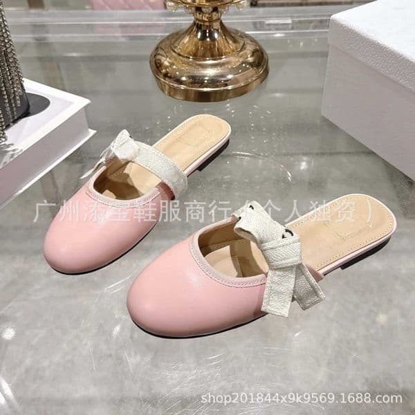 High-end D-brand genuine leather women's sandals with bow, French designer luxury retro closed-toe shoes, versatile shallow flat slippers for women