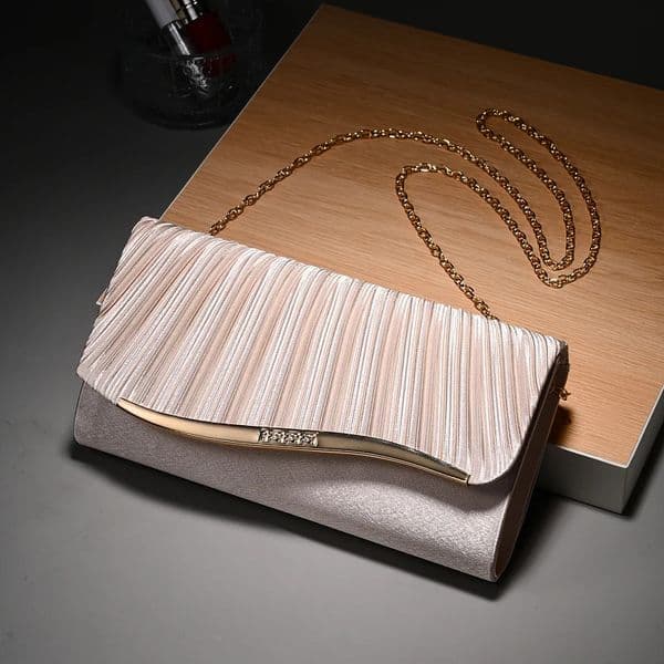 Premium Pleated Clutch Bag with Metal Trim Fashion Classic Chain Shoulder for Evening Weddings And Parties 260612