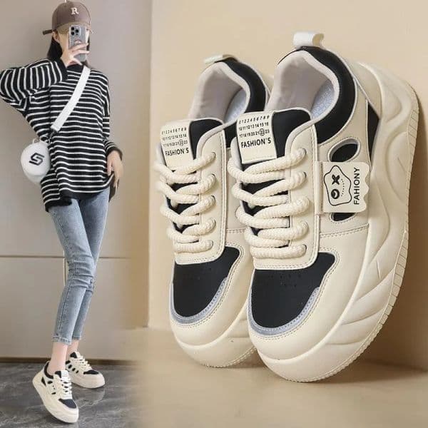 Anti Slip Sports Shoes for Women in Spring 2024 New Outdoor Soft Soled Student Thick Soled Casual Board Shoes