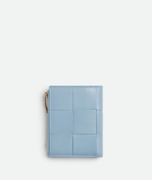 Elegant Women's Woven Leather Wallet | Convenient Multi-Functionality with Secure Zip Closure for Cards & Coins