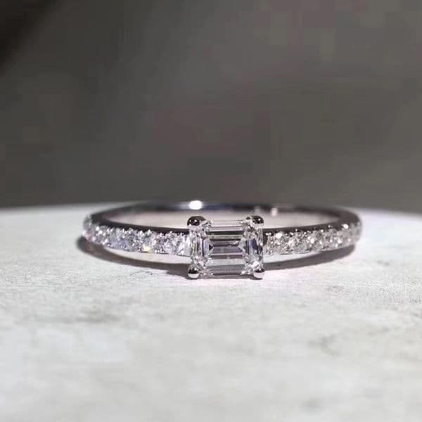 Simple Fashion Jewelry Sweet Cute Ladies Party Elegant Wedding Rings 925 Sterling Silver Emerald Cut Lab Moissanite Diamond Eternity Engagement Band Ring Gift