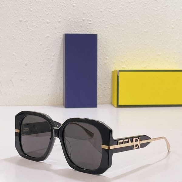 luxury Top Designers Letter leg sunglasses for women Polarized Trend UV resistant sun glass Casual Versatile eyeglasses with box gift good