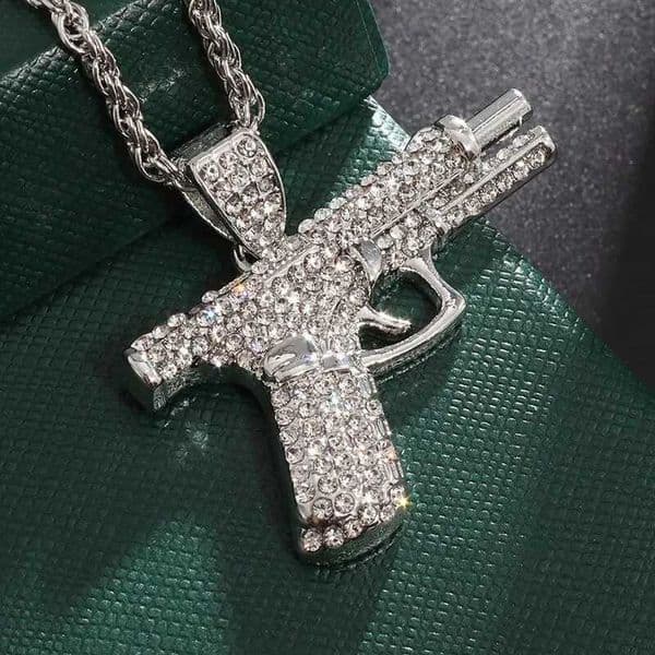 Gun Out Pistol Pendant Submachine Bling Necklace Men Personality Iced Hip Hop Rock Punk Cool Street Party Jewelry GiftX2409