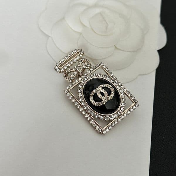 Gold Plated Brooches Copper Letter Brass Women Men Pins Sweater Jewelry Designer Brooch Pin Marry Wedding Accessories