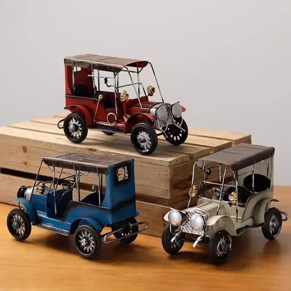 Vintage Iron Art Old Car Model Craft Desktop Ornament Kid Toy Collection Gift Home House Decorations Accessory Exquisite Artwork 240902