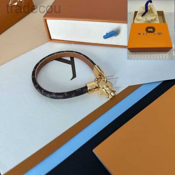 Classic Gold Plated Leather Luxury Bracelet Brand Designer Jewelry Bracelet Design for Womens Charm Bracelet Spring Romantic Birthday Wedding Copper Bracelet