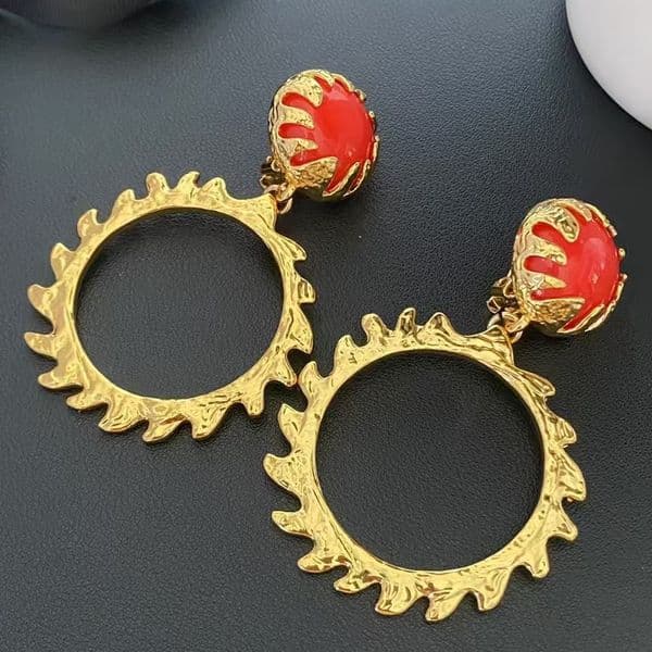 Europe and America Trendy Women Designer Earrings Yellow Gold Plated Earrings Clips-on for Girls Women for Party Wedding Nice Gift