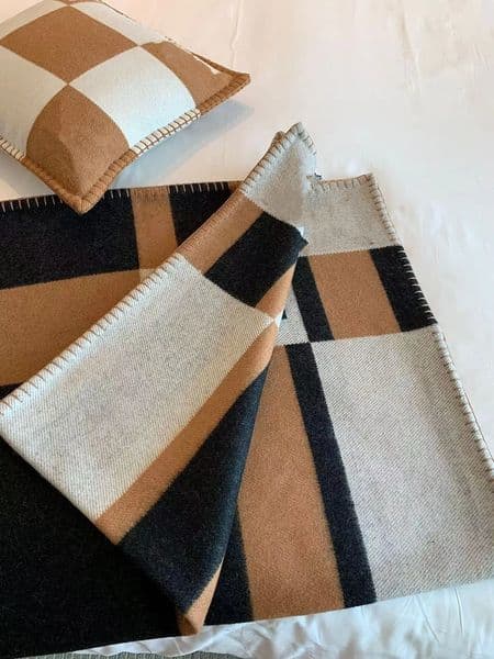 TOP QUAILTY Camel Brown H Blankets and Cushion H Thick Home Sofa Good Quailty CUSHION Blanket 130&170cm 50&50cm Cushion TOP Selling Big Size Wool lot colors