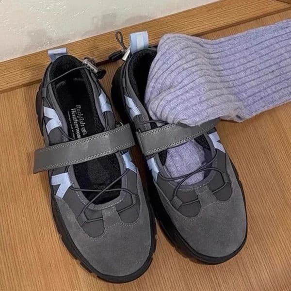 High quality and fashionable womens flat shoes round toe shallow shoes casual and breathable slip out flat bottomed outdoor womens Mary shoes 240926