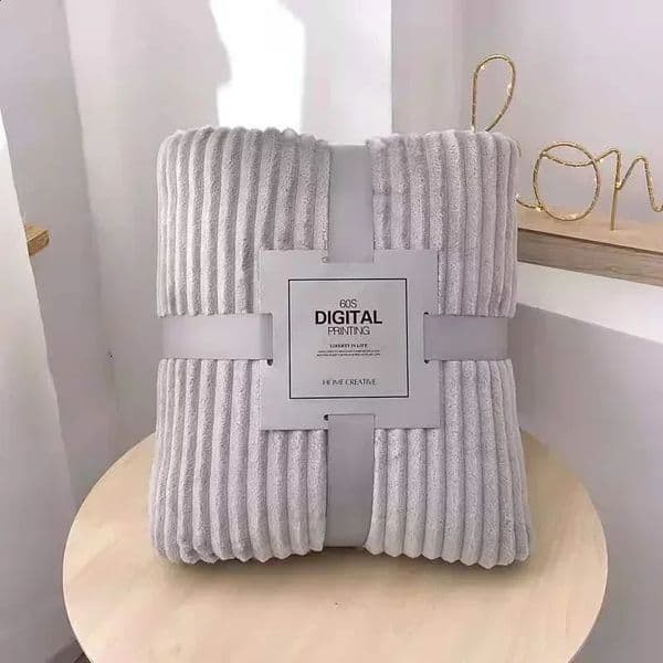 70x100cm Milk Swan Velvet Blanket Thick Flannel Velvet Blanket Soft Comfortable Blanket Coral Velvet Quilt Home Textiles 240923