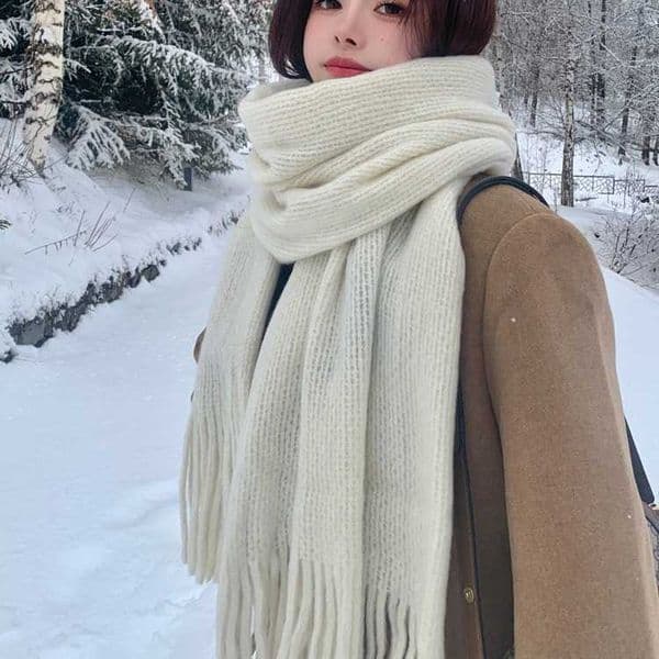 Luxury Designer Korean Knitted Wool Scarf For Womens for woman Winter New Solid Color White Student Long Warm Neck With Advanced Sense Free Shipping