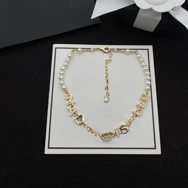 Luxury Necklace Designer Diamond Necklace Long Pearl Necklaces For Woman Beaded Letter Chain Necklace Supply