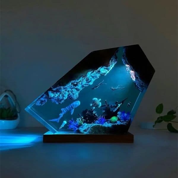 2026 World Organic Resin Desk Lamp Shark Wreck Theme Decorative Night Light With USB Charging - Creative Ocean Decor Free Shipping