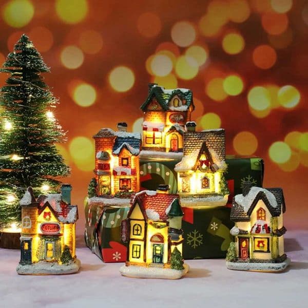 Christmas Lighted House Miniature Decoration Resin LED Luminous Snow House Sculpture Micro Landscape Xmas House Desktop Ornament Y240801