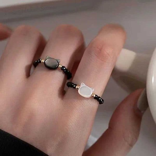 Fashionable natural moonstone obsidian ring smallest handmade cute black and white cat bead ring womens party accessories jewelry gifts W240802