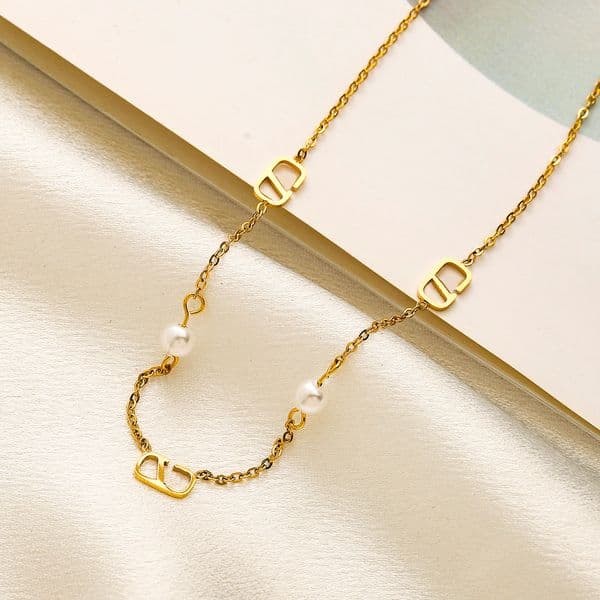 Luxury Chain Pearl Charm Necklace Classic Designer 18k Gold Plated Necklace Fashion Style Women Jewelry High Quality Love Gift Necklace