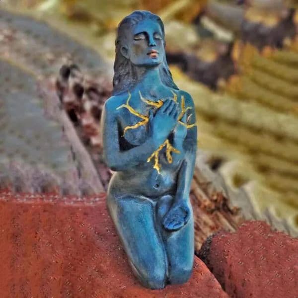 SelfLoveHealing Goddess Resin Statue Desktop Cure Sculpture Handicraft Ornaments Friends Gift Home Decor 240804