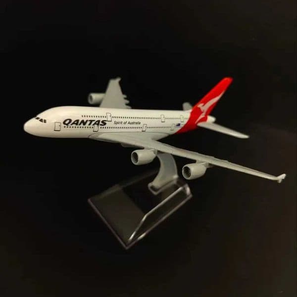Plane Scale 1 slot car 400 Metal Aircraft Model Qantas A380 Airplane Diecast Plane Aeroplane Home Office Decor Mini Moto Toys For Boy Car Track