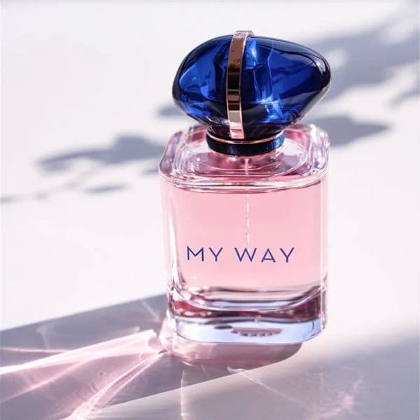 Male Women White Free Boundless Flower Red Perfume