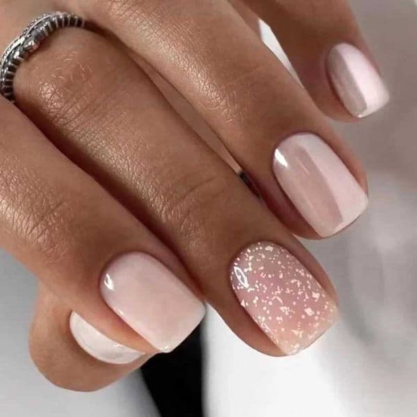 24Pcs Shiny Pearl Wearable False Nails Short Square Fake Nail Simple Summer Press on Nails Detachable Full Cover Nail TipsXJ250110