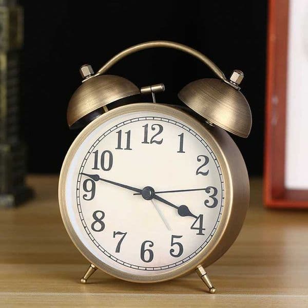 European Style Retro Metal Alarm Clock Table Mute Creative And Students Bedside Ring Clock Night Light Snooze Desktop DecorationM240814
