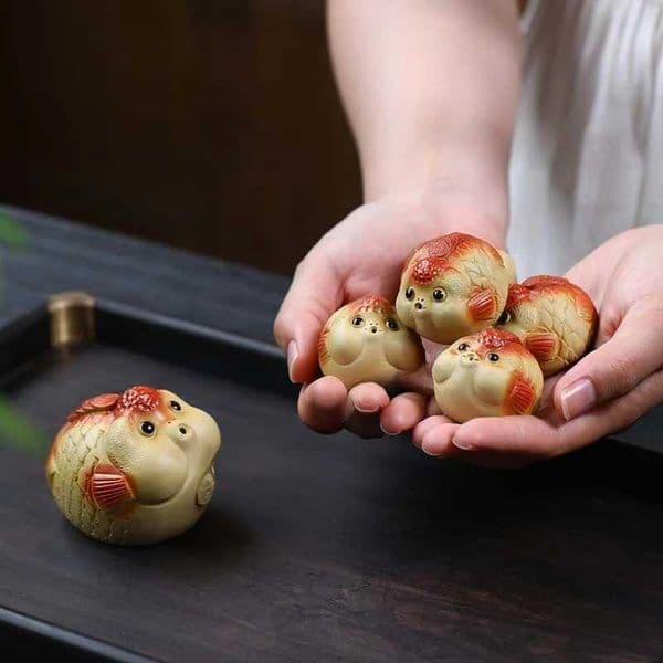 Zisha Tea Pet Set Ceremony Accessories Good Luck Play Incense Stick Goldfish Ornaments Bubble Fish Can Be Raised Yixing TeawareXJ240814