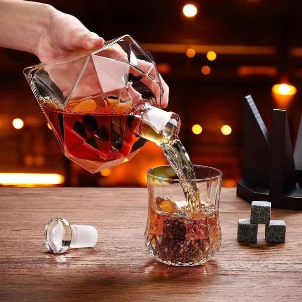 2026 1000Ml Whiskey Decanter Glass Diamond Wine Bottle With Holder Airtight perfume Stopper Suitable For cologne All Kinds Of Alcohol Gift 240816 Free Shipping